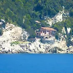 Apartment In Rio Nell Elba For 2 Person