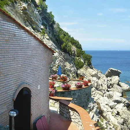 In Rio Nell Elba For 2 Person Appartement Rio dellʼElba